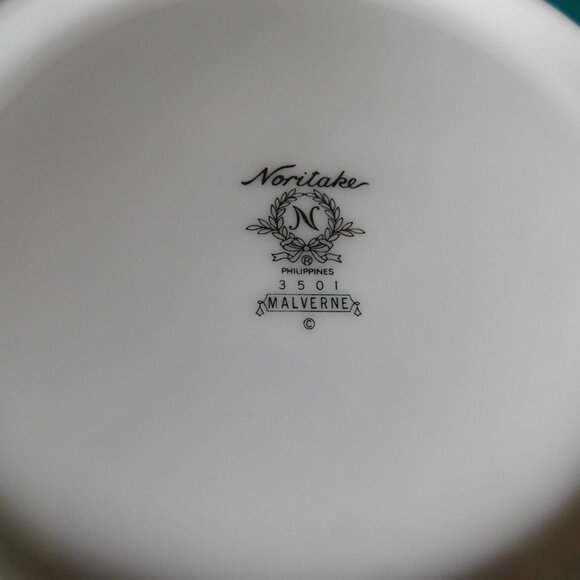 Noritake Malverne 3501 (1983) 9 inch round vegetable bowl near mint condition - Picture 5 of 5